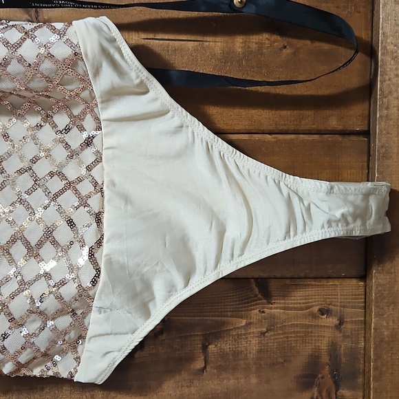 PrettyLittleThing Rose Gold Sequin Bodysuit Size 4 - Picture 4 of 16